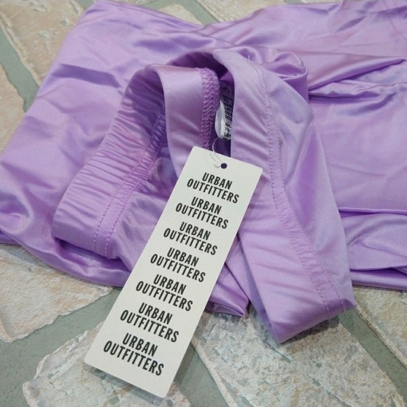 Urban Outfitters Chrome Metallic Leggings - Picture 3 of 6